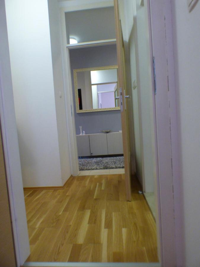 Happy Apartment