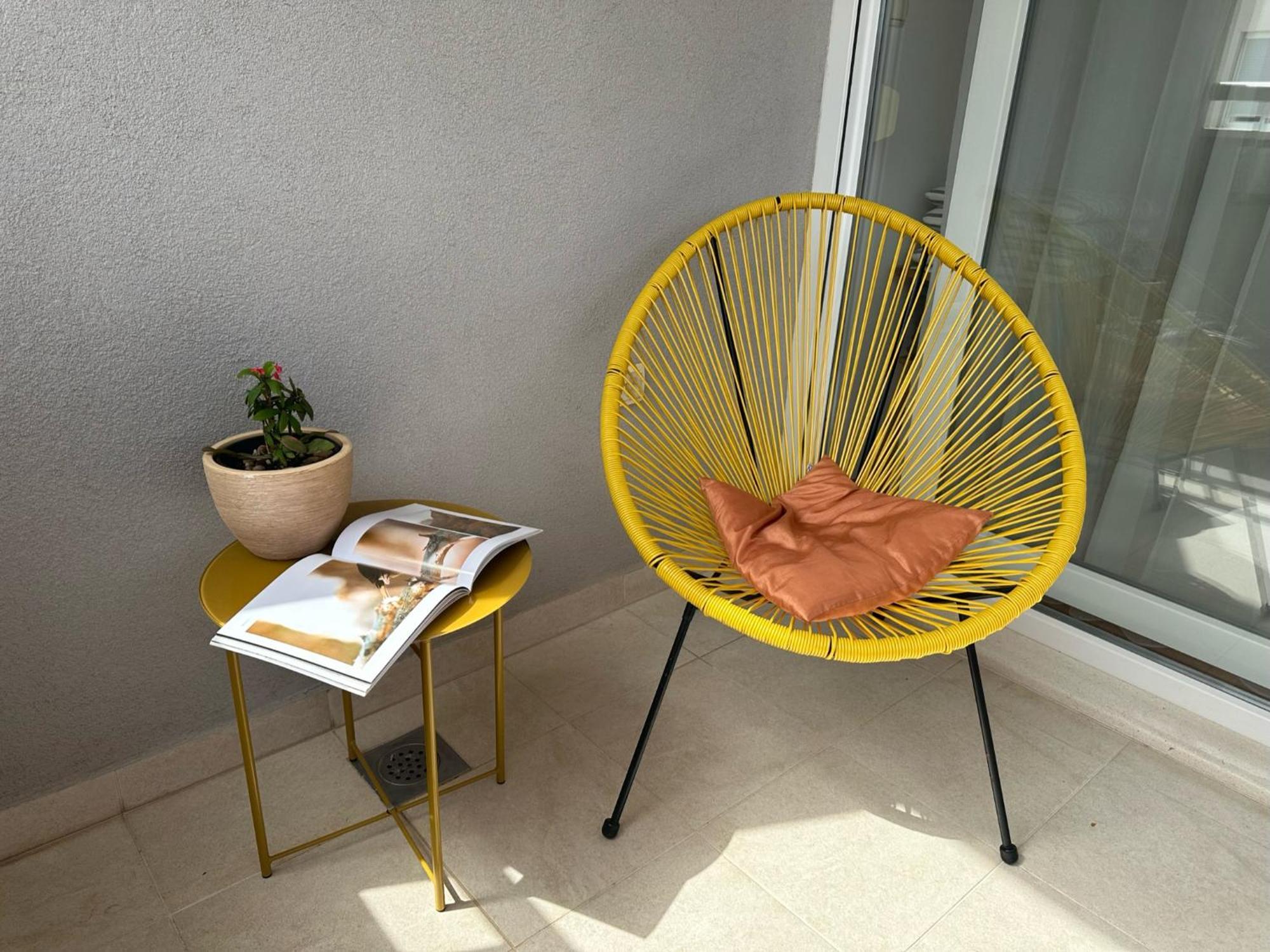 Apartment Happy