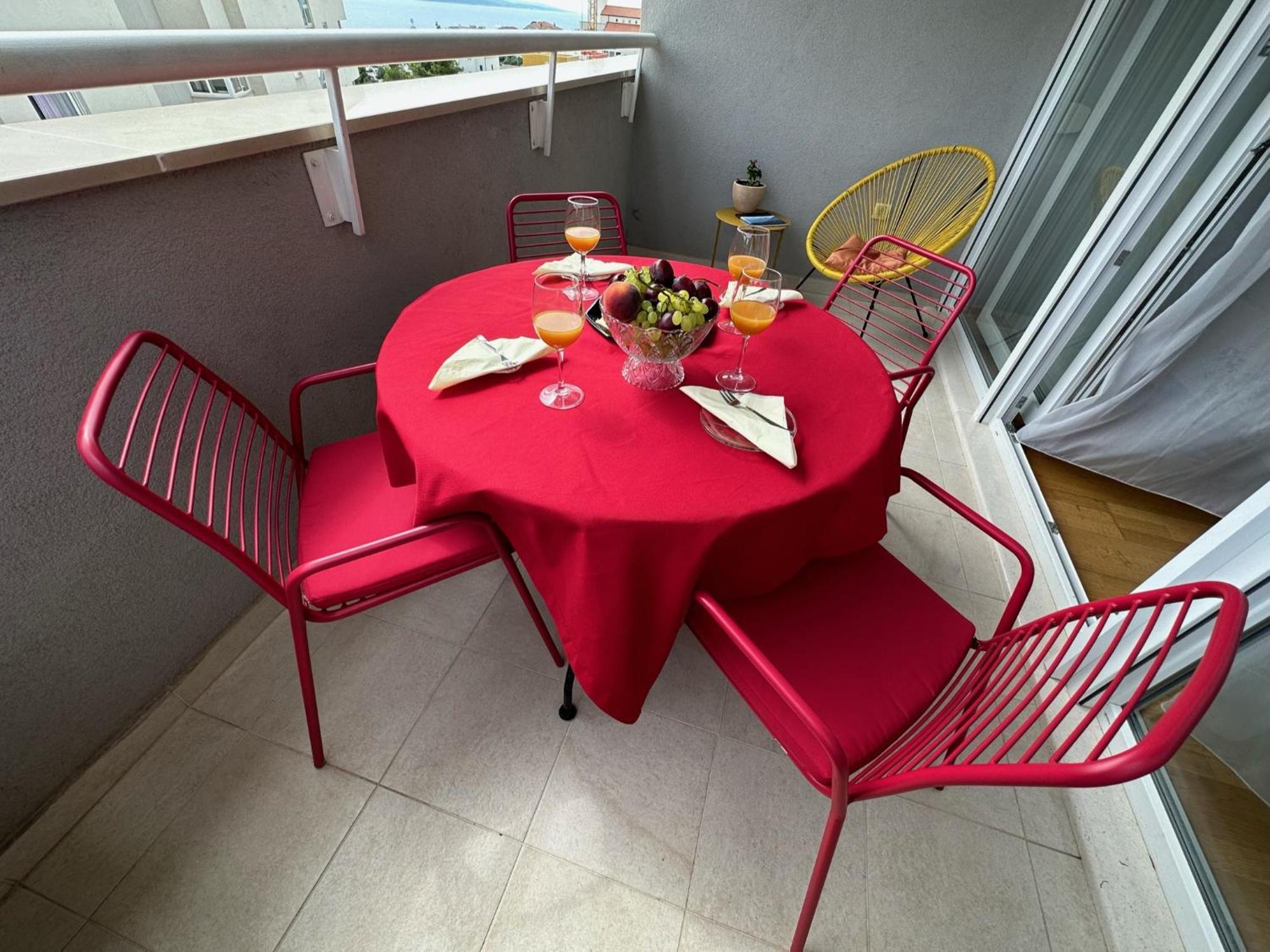 Happy Apartment *
