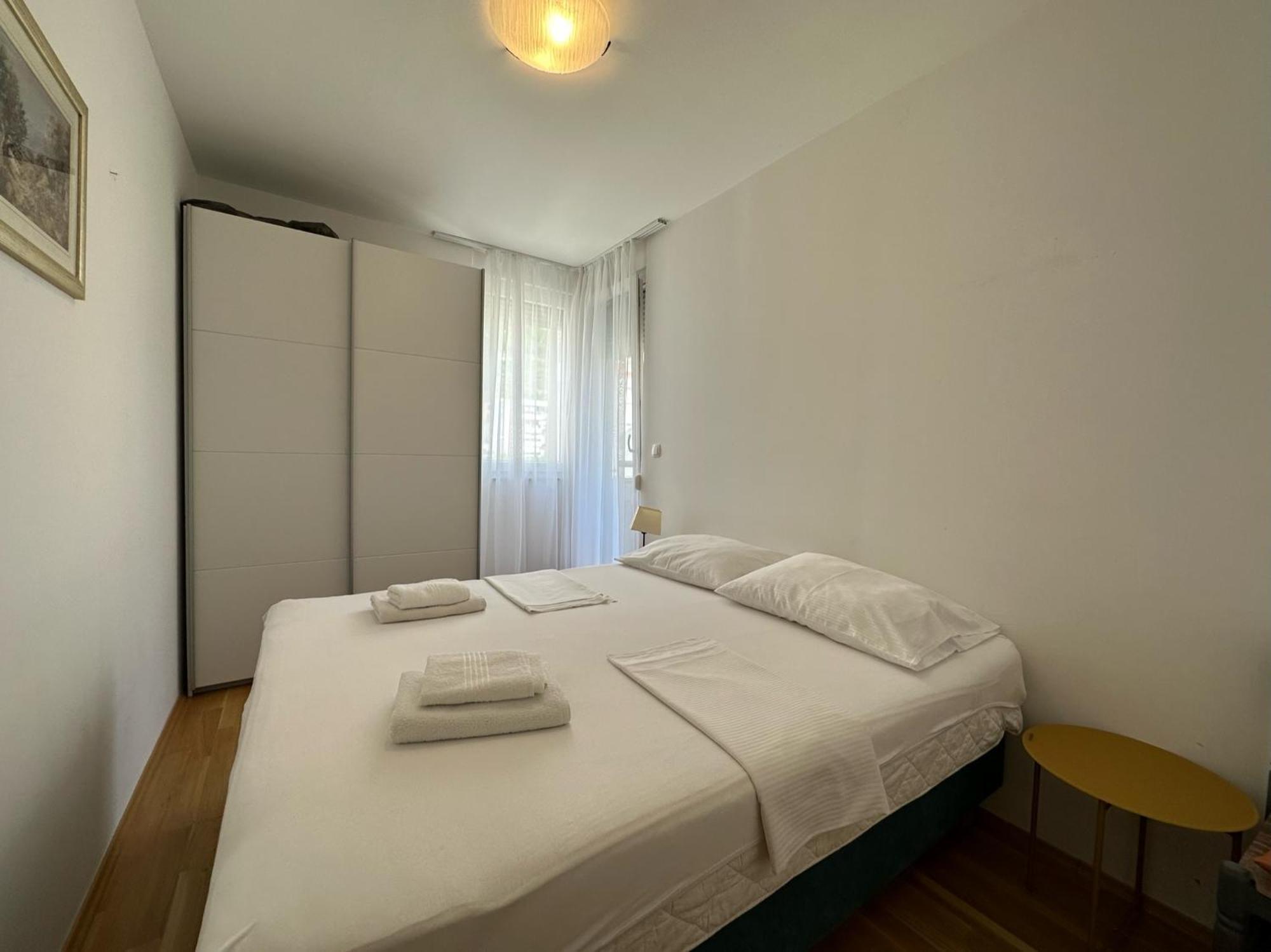 Happy Apartment